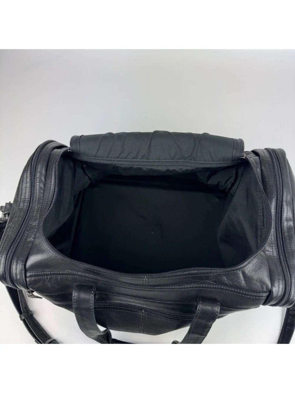 Dilana Design Collection Dorado Leather Duffle Bag Weekender Black *Read Desc